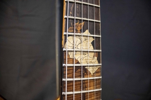 Mantis Guitar Fingerboard Flower Inlay 