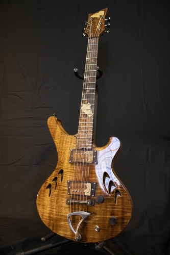 Mantis Guitar Full Body