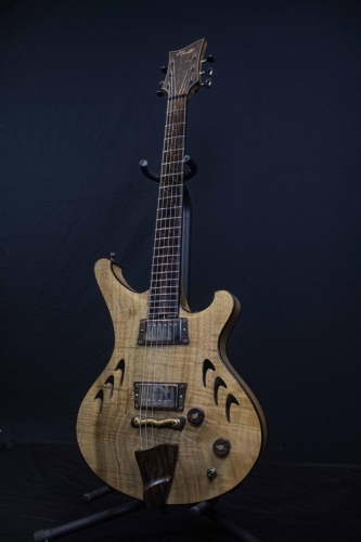 Mantis Hollowbody