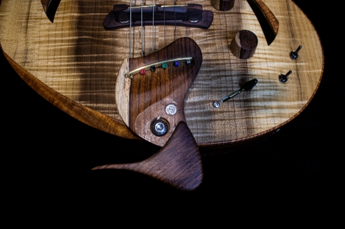 tailpiece-open Newill Guitars Mockingbird Archtop Hollowbody